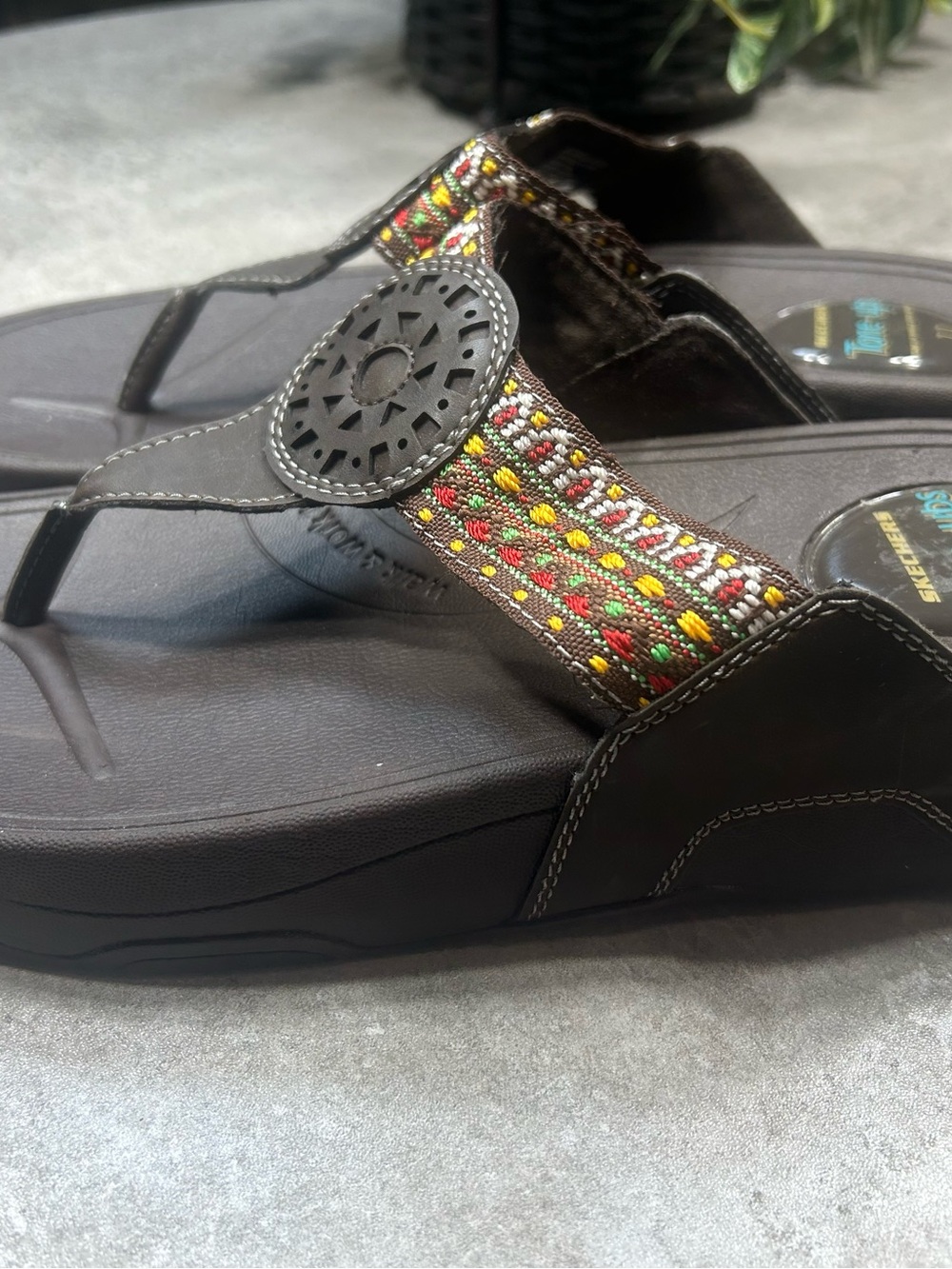 Skechers Tone-Ups Brown Boho Embroidered Thong Sandals Women’s Size 11 - Picture 7 of 14